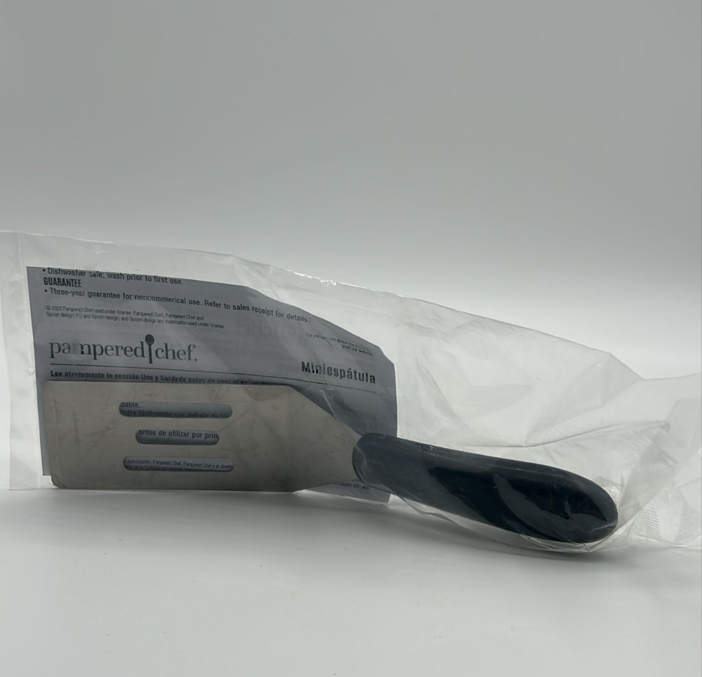 PAMPERED CHEF - MINI SERVING SPATULA #2622 - NEW