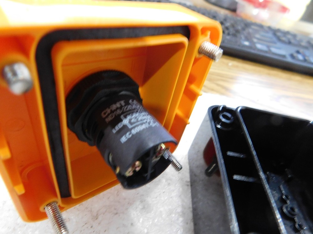 ChNT Model: ND16-22DS/2 Red Illumiated Indicator Light Enclosure.