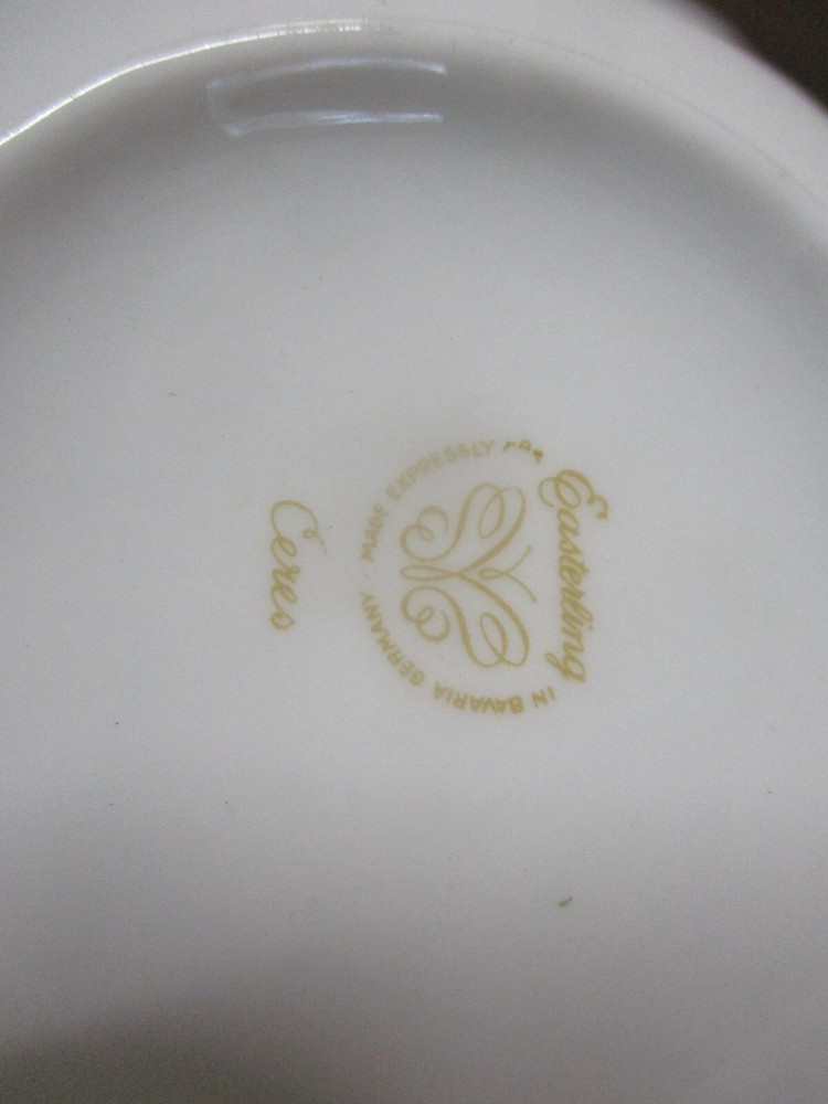 Ceres (Coupe) by EASTERLING 74 Piece Set Service for 8