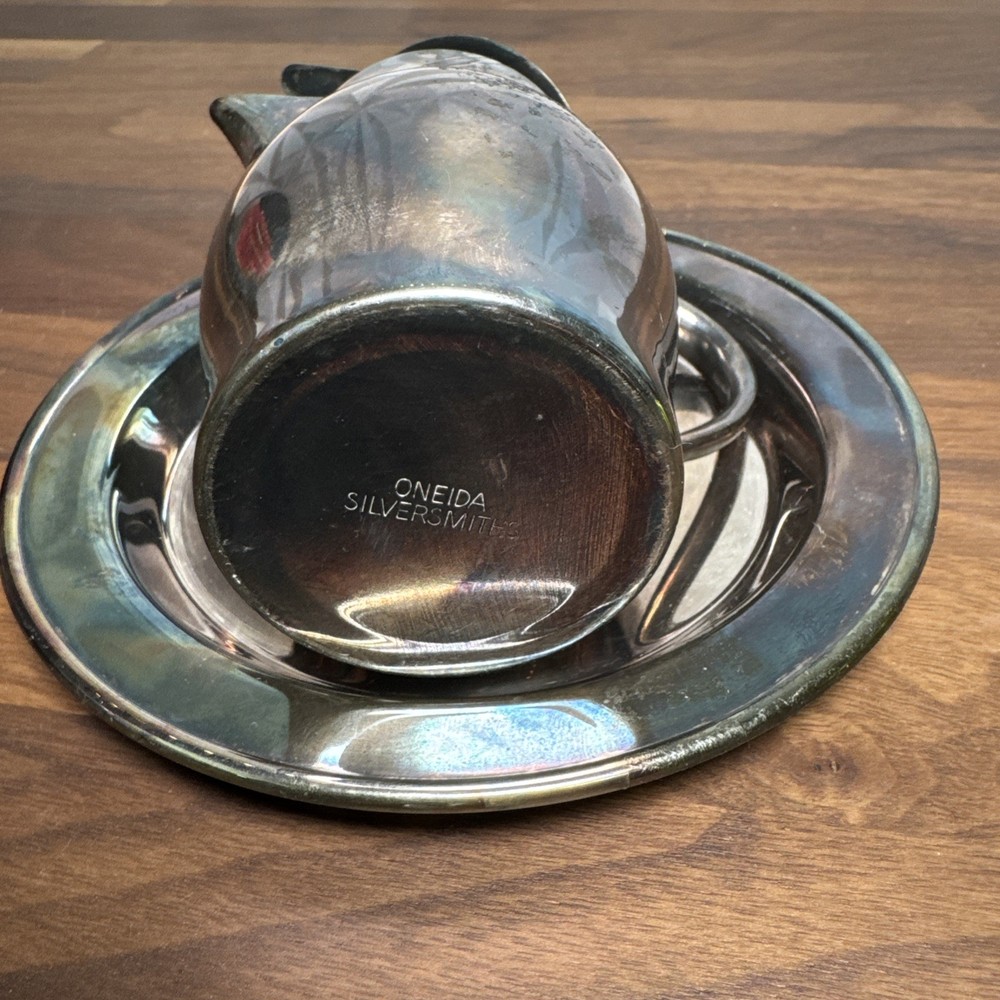 ONEIDA SILVERSMITHS Silver plated Cream Pitcher & Plate 6 Inch