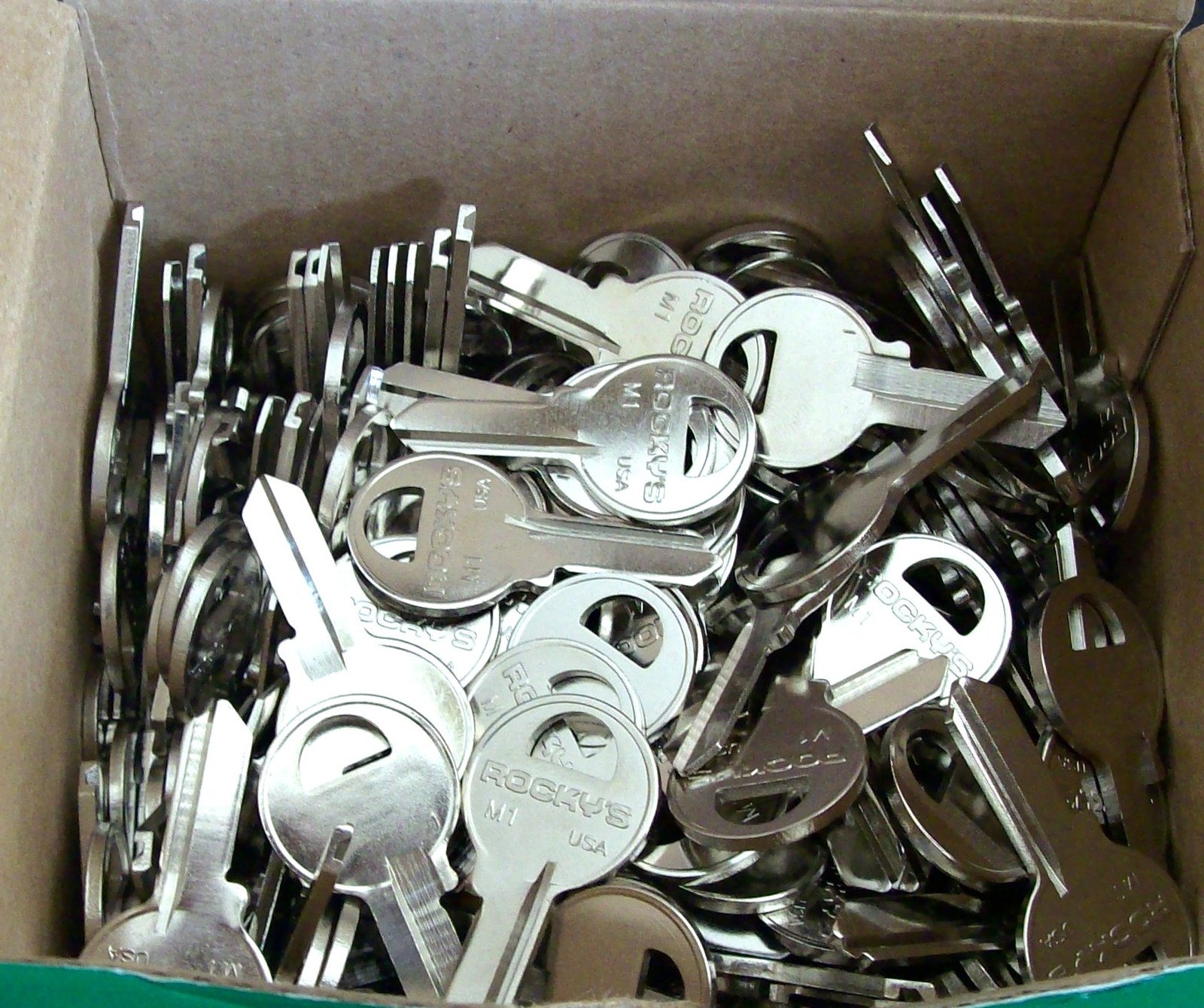 25 HILLMAN ROCKEY'S MASTER M1 KEY BLANKS 86119 MADE IN THE USA PAD LOCK KEYS