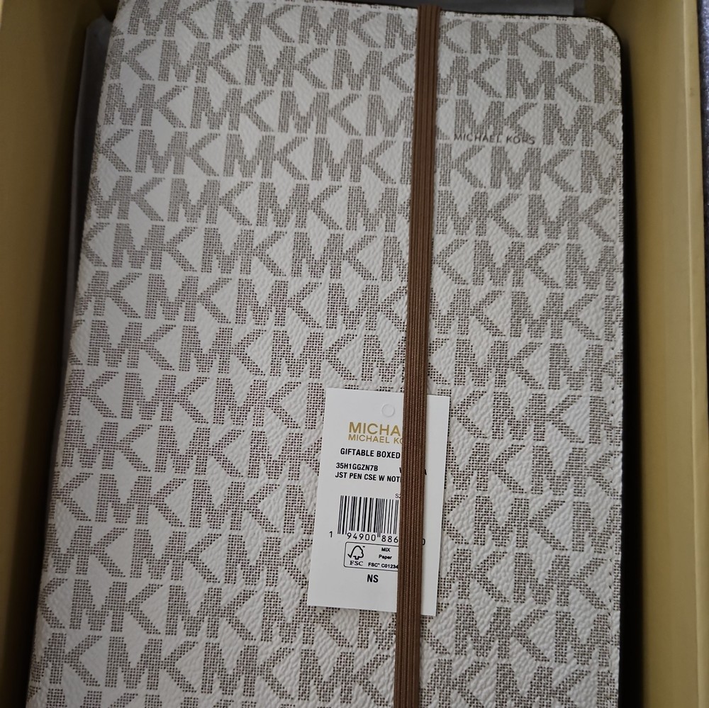 Unique Classy Michael Kors Women's Notebook And Pencil Case