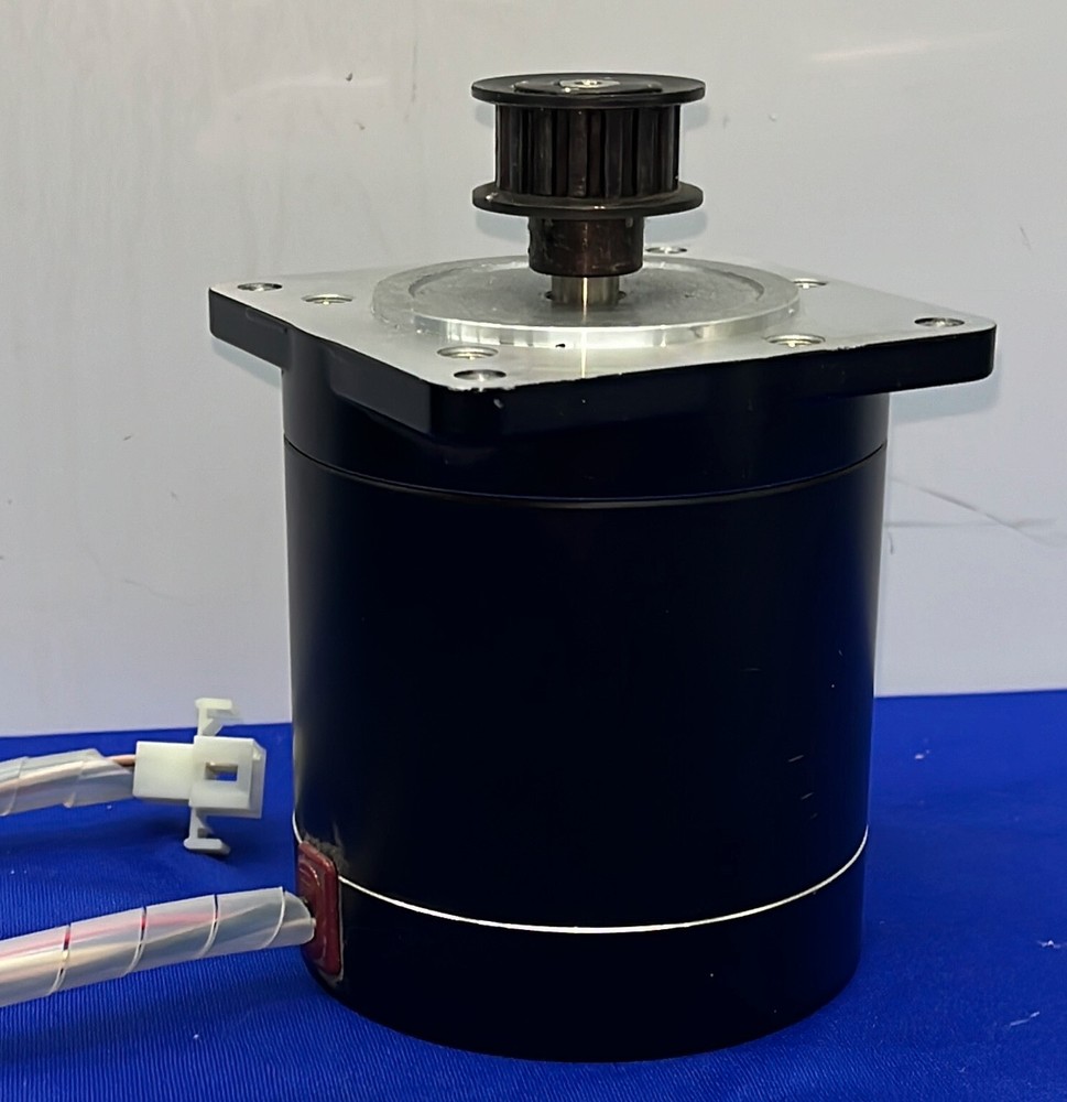 VEXTA STEPPING MOTOR UPH559H-A 5-PHASE