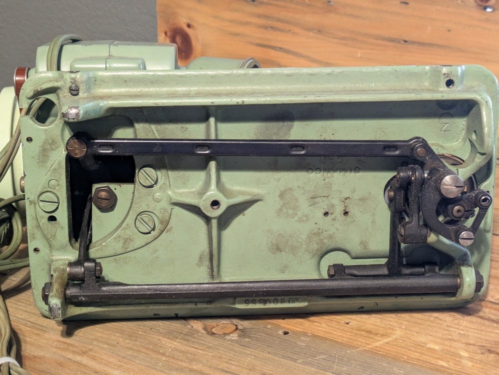 SINGER Model 185J Sewing Machine