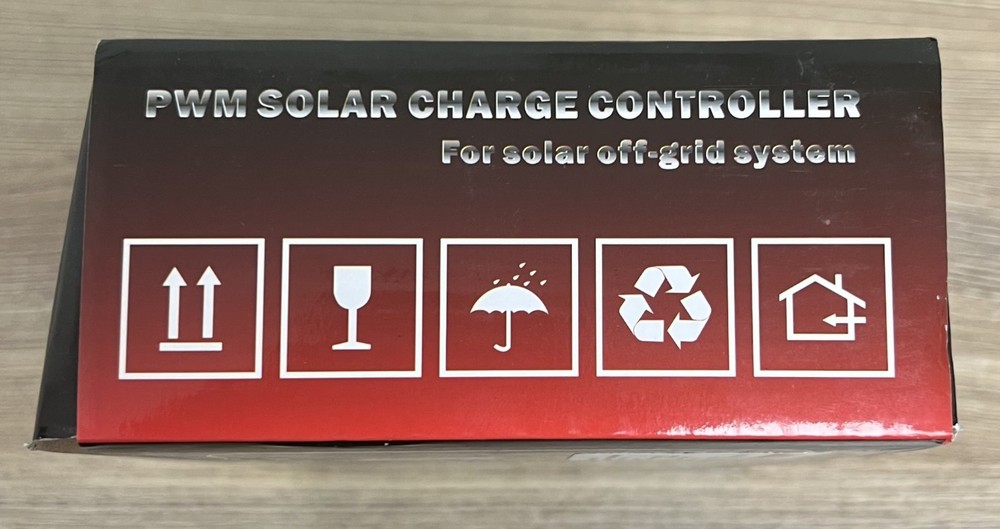 SACO - 40A PWM Solar Charge Controller - 12/24V Auto Sensing