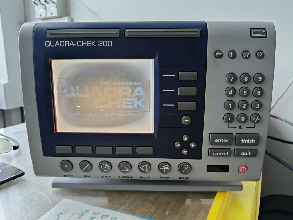 Metronics Quadra- Chek 200 Model QC221-AR(USED) Screen Damage