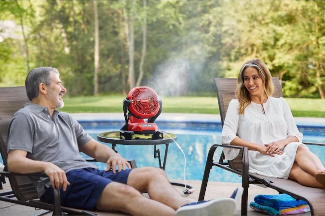 CRAFTSMAN 20V 3-Setting Misting Fan w/ Battery & Charger CMCE003C1 - NEW