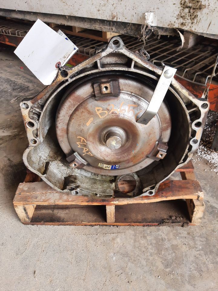 Automatic Transmission 5.3L 4WD 4X4 Fits 2001 SUBURBAN 1500 1327603