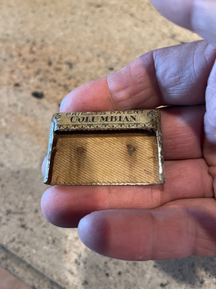 aNTIQUE Columbia gramophone needle tin