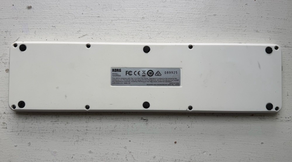 Korg nanoPAD2 16-pad Slimline USB MIDI Controller White TESTED
