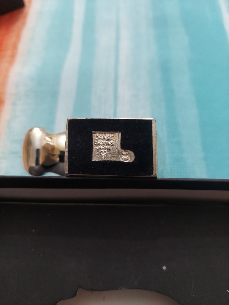 Dank Silver Plated Mid Century Modern Home Decorative Hippopotamus Paper Weight