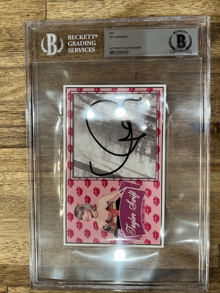 Taylor Swift Autograph …..Beckett Autheticated