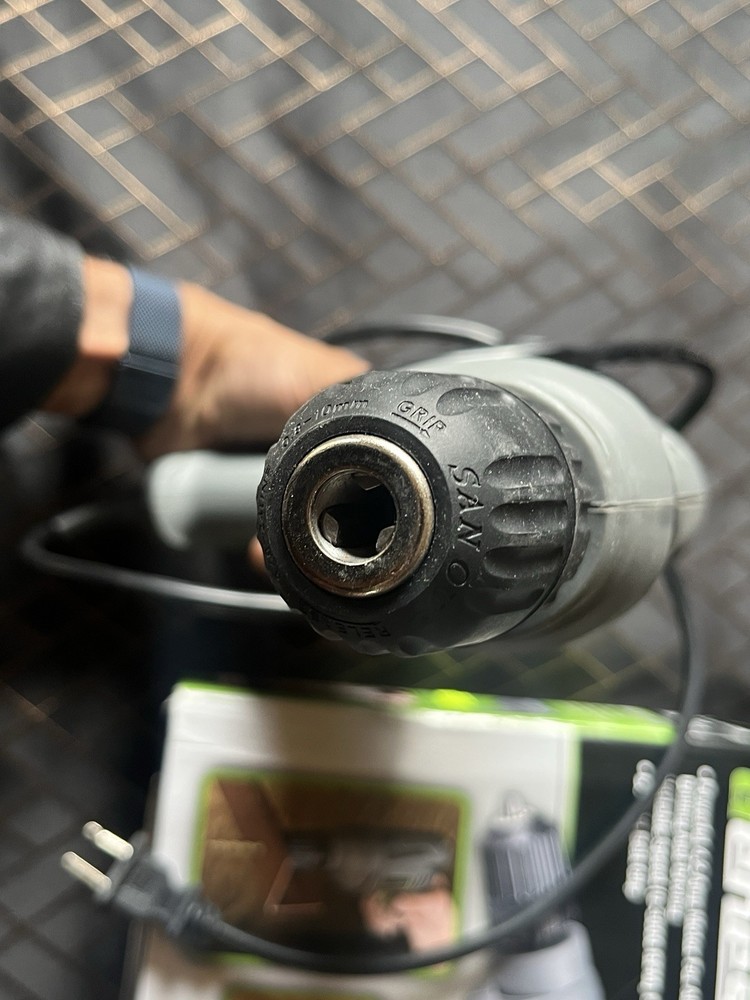 Genesis 3/8” VSR Electric Drill