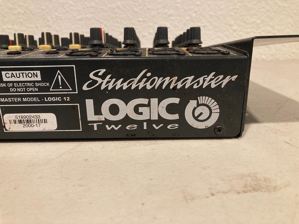 Studiomaster Logic Twelve Mixer