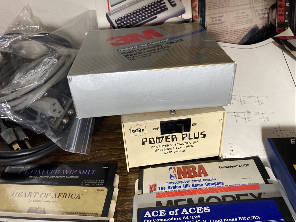 COMMODORE 64 COMPUTER PRINTER GAMES DISK DRIVE MANUALS CORDS SOFTWARE LOT READ