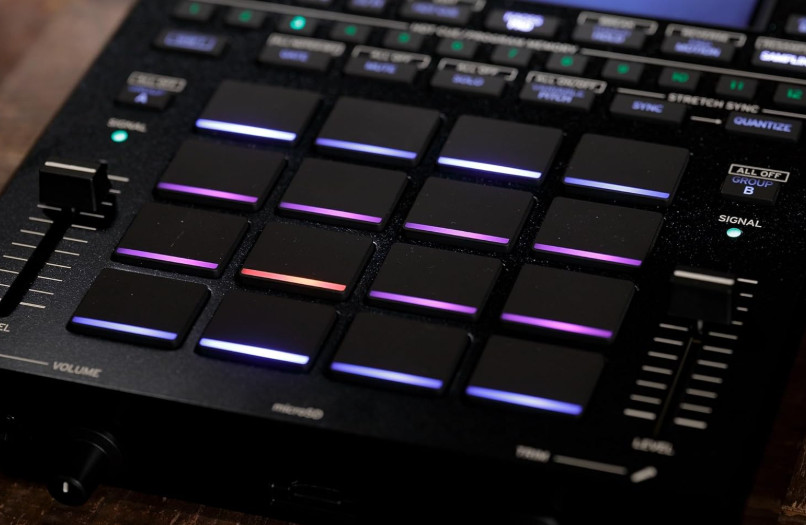 Korg KAOSS REPLAY Sampler DJ Effects Processor Performance Pad Unit New