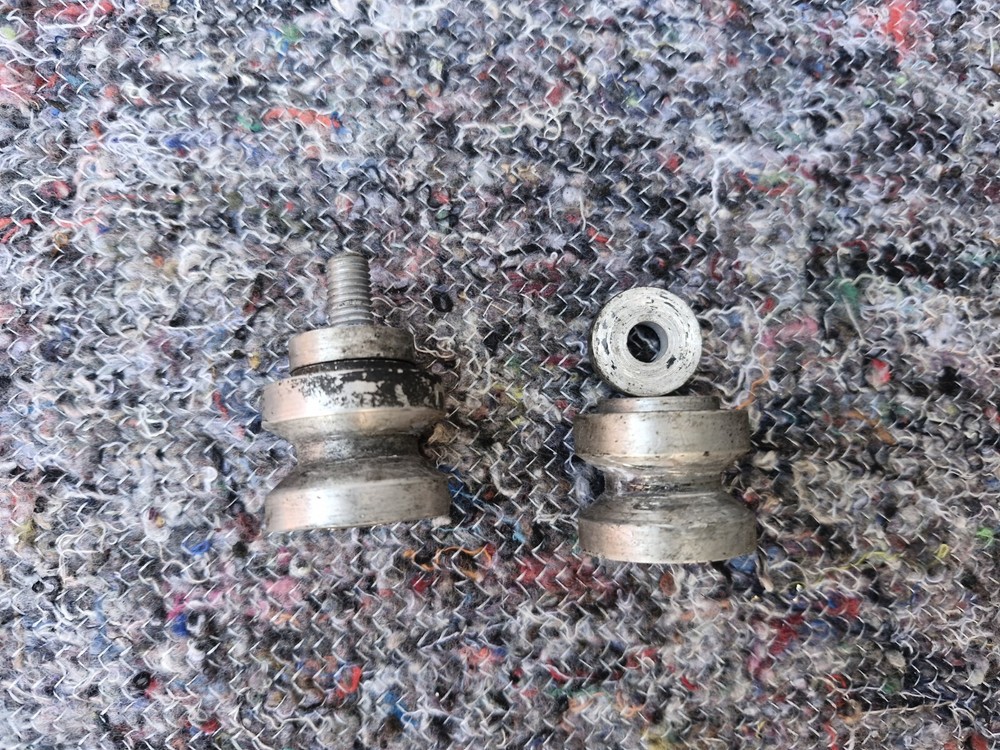 UNIVERSAL FITMENT PADDOCK STAND BOBBINS