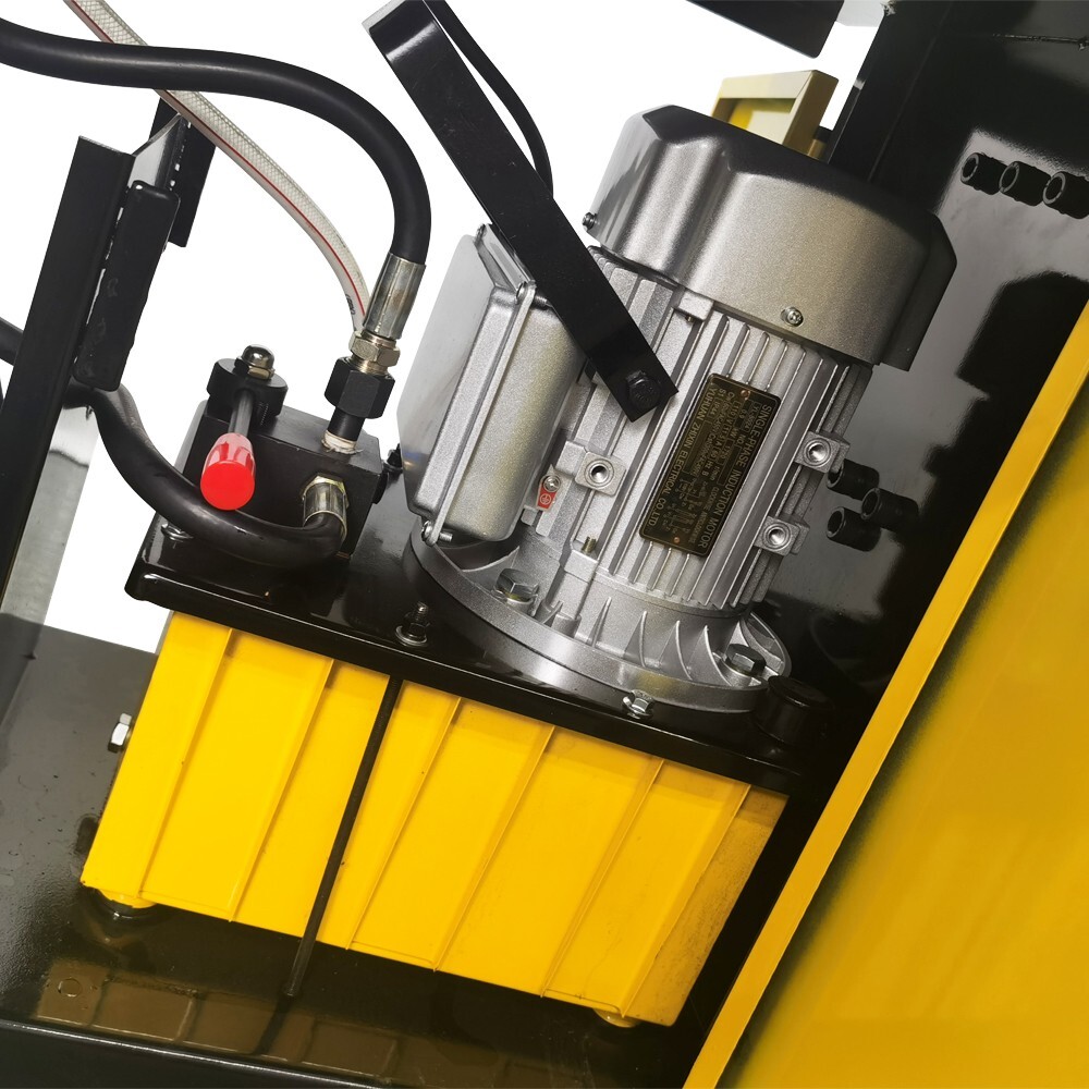 Electric Multifunctional Bus Processing Machine 110V Cutting Punching Bending