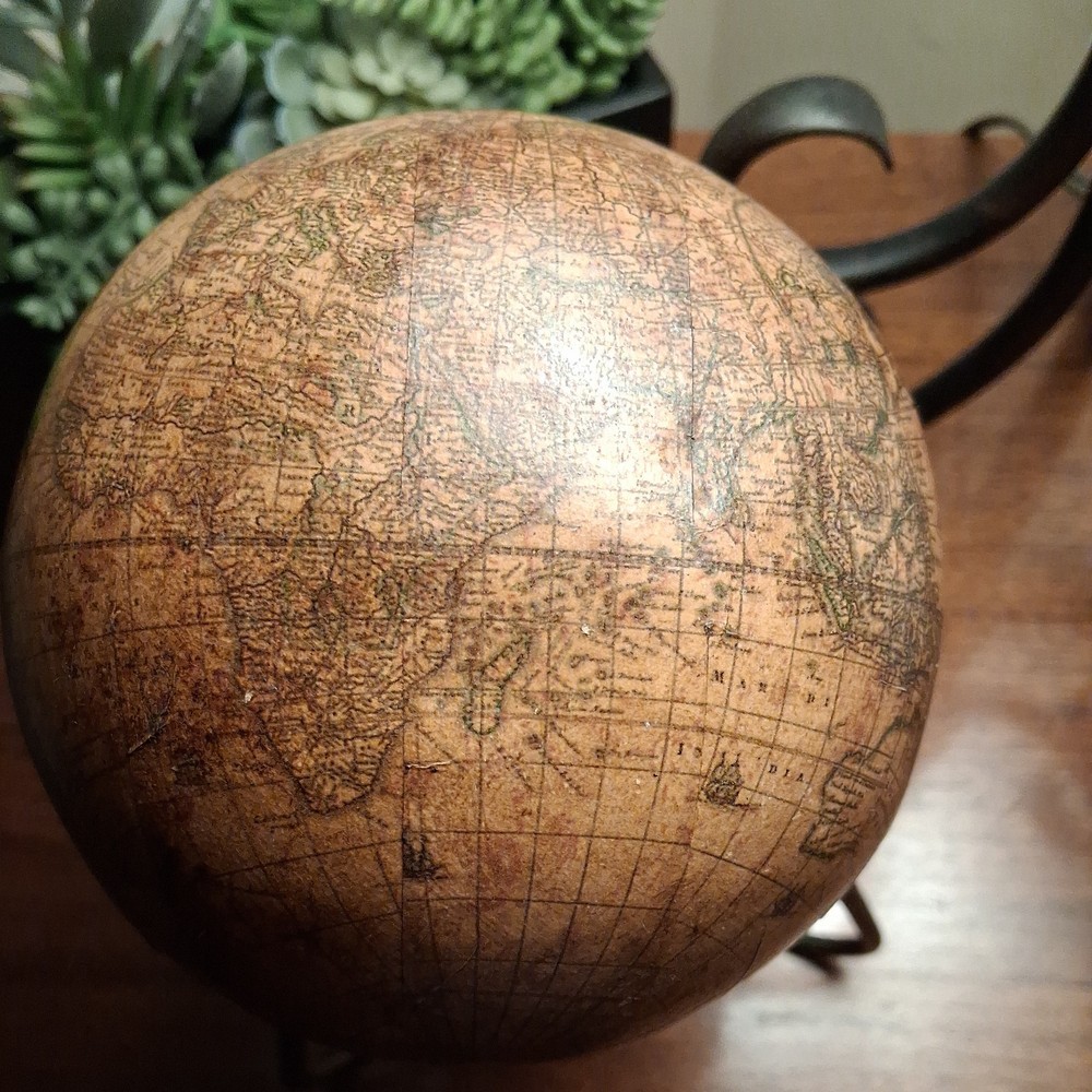 Table Top Metal Globe Decor