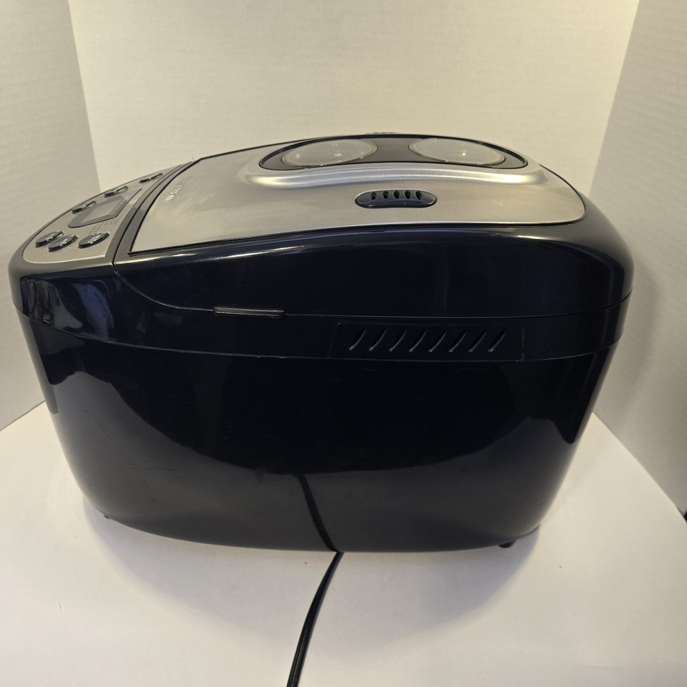 West Bend 41300 Dual Blade 2.5 lbs. Bread Maker & Dough Machine
