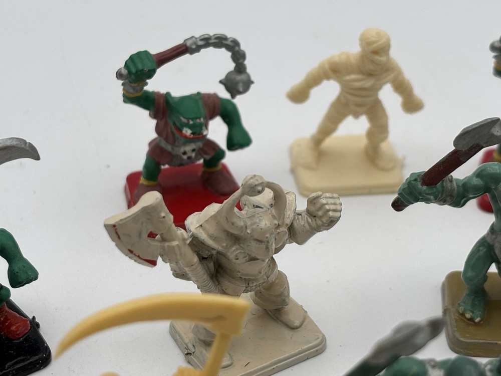 Hero Quest Figure Bundle X 13