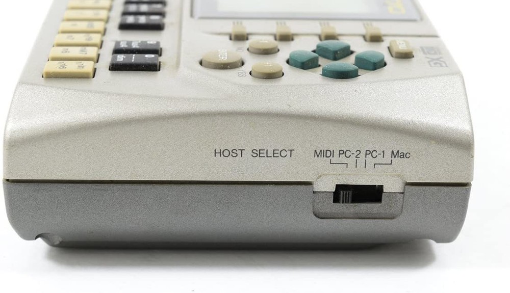 YAMAHA / QY70 Handy Sequencer with Integrated Sound Source