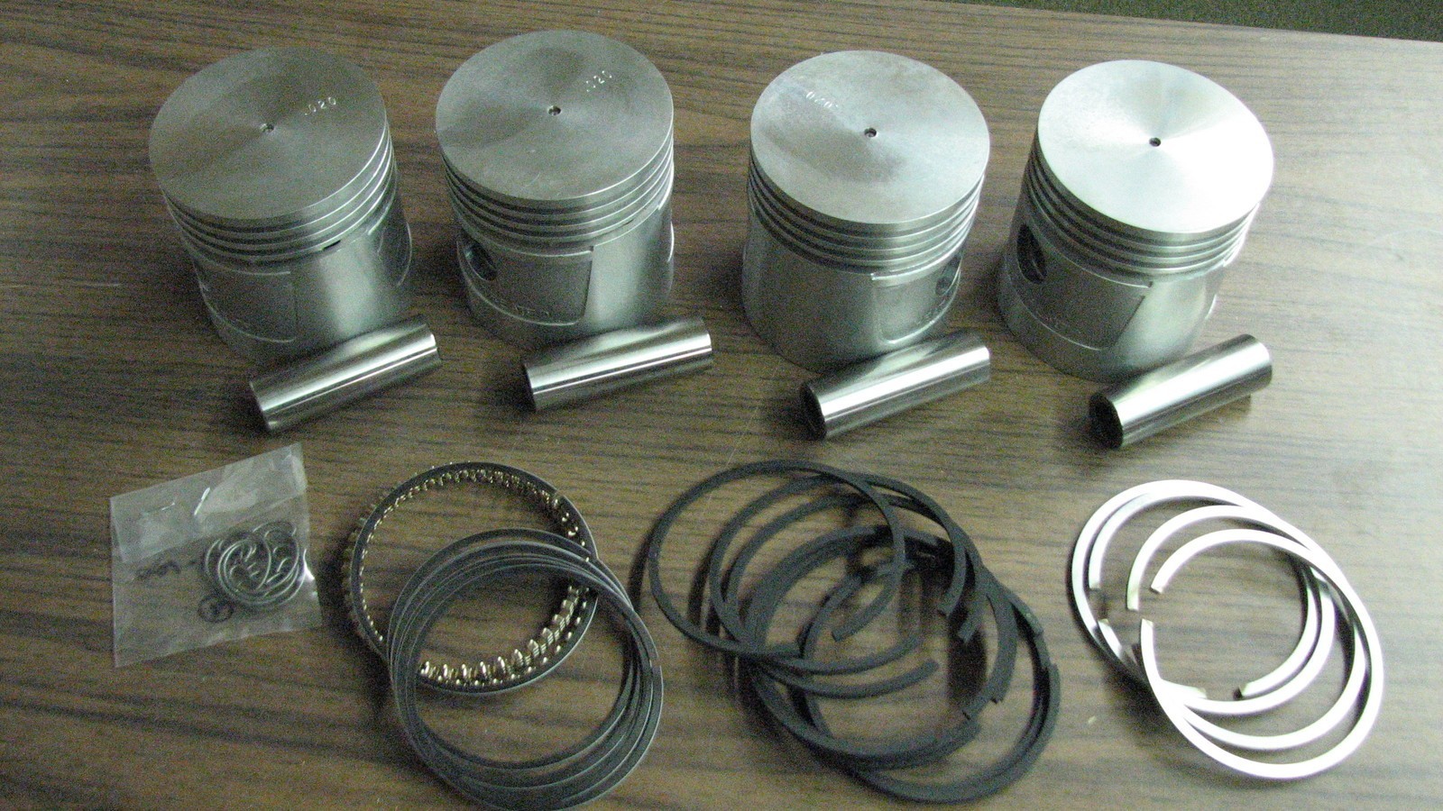 Wisconsin Engine Piston & Ring set for VG4D, VP4D READ AD!!