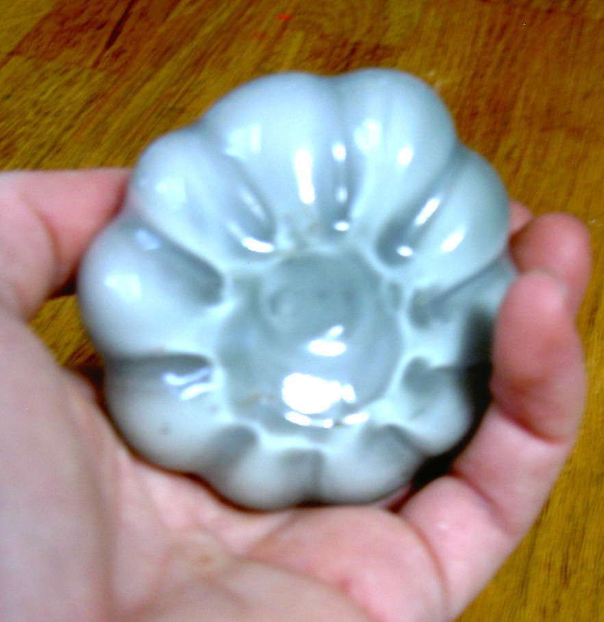 HAND MADE GLASS GARLIC SHAPE POTION BOTTLE GREY APOTHECARY WITCH WIZARD