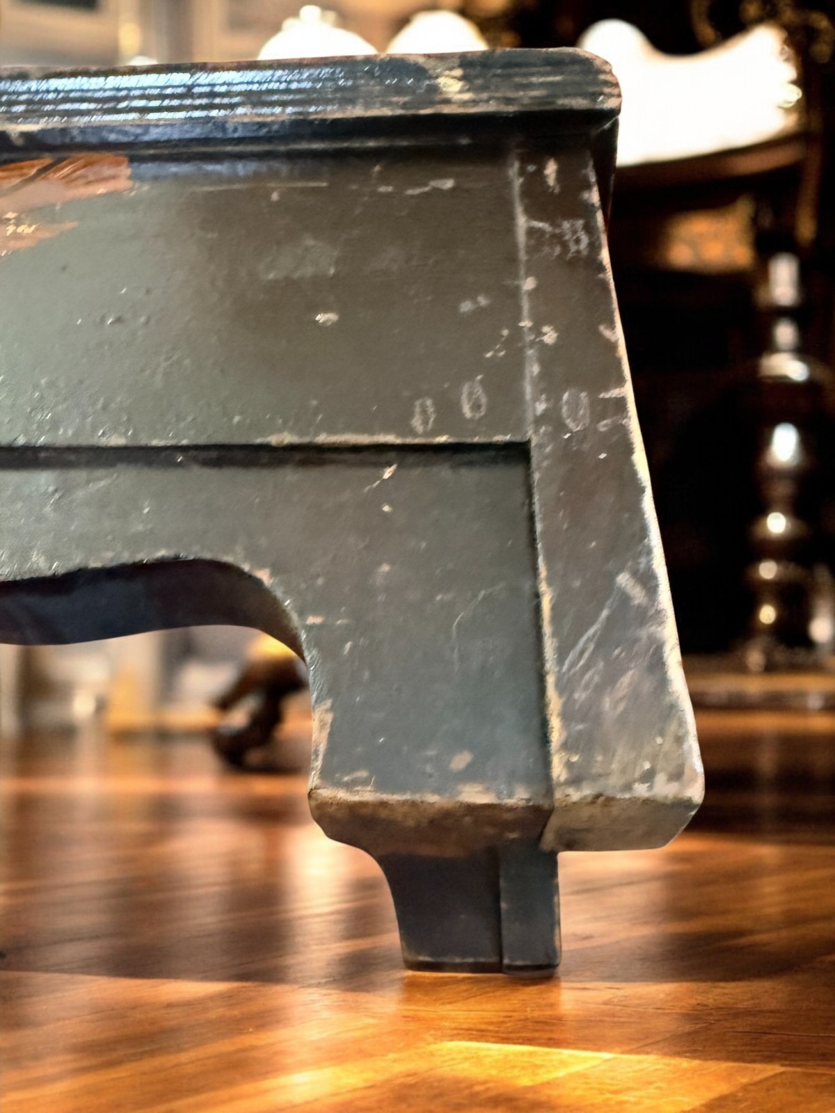 Vintage Floral Tapestry Footstool Wood Base Ottoman Inlaid bird eagle