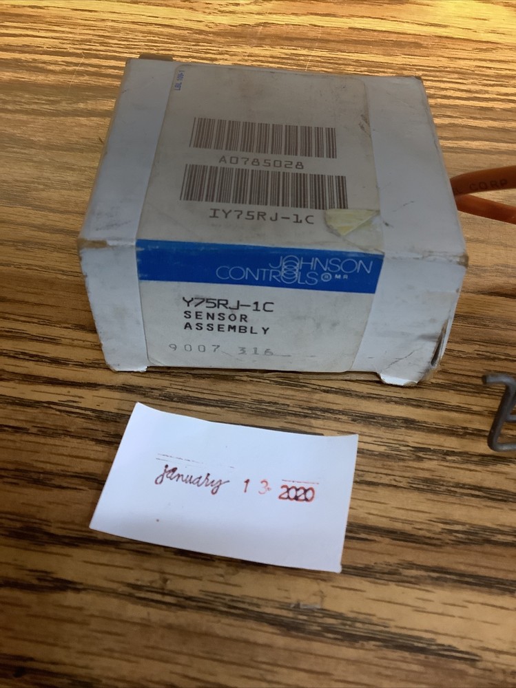New Johnson Control Y75RJ-1C Baso Flame Sensor Assembly #2 (Missing Parts)