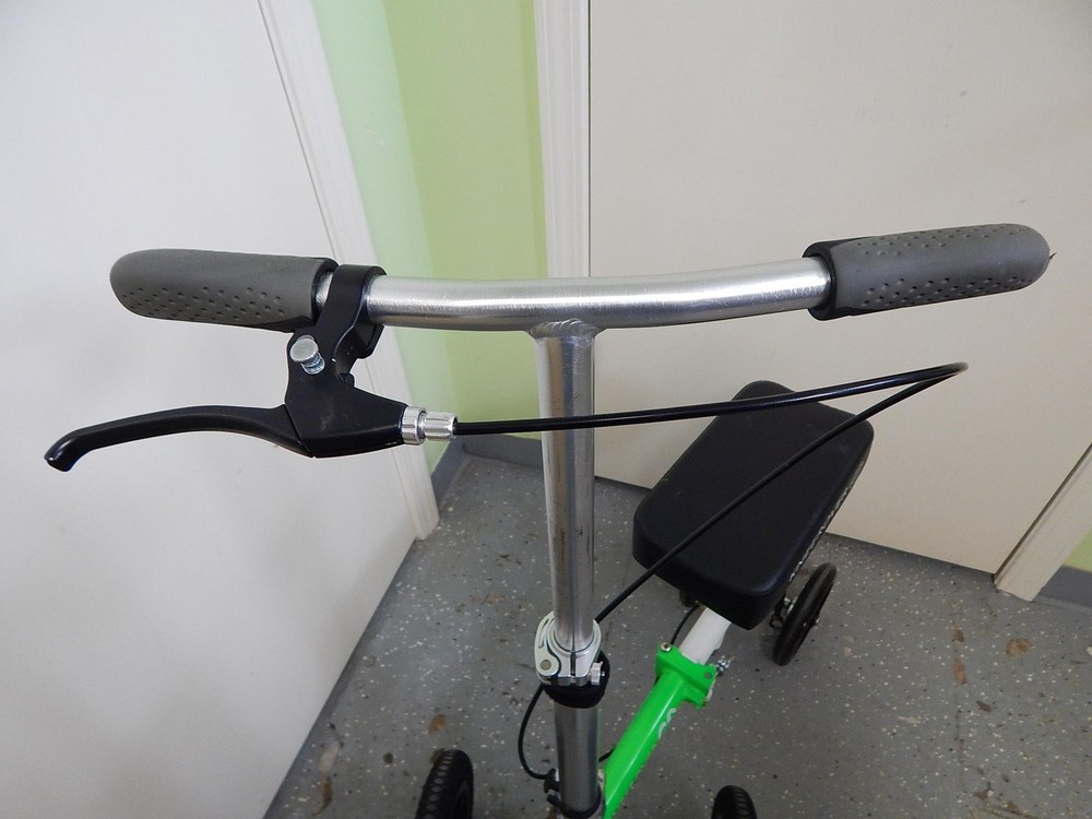 KneeRover GO Scooter Foldable Knee Walker