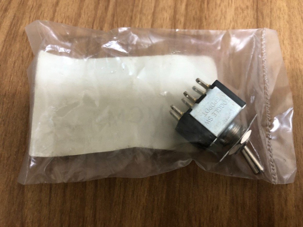 MCM 26-030 STANDARD TOGGLE SWITCH DPDT