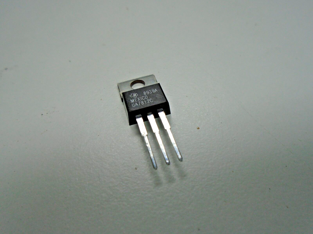 VOLTAGE REGULATOR REFERENCE IC UA7812C UA7812 TO220 Texas Instruments