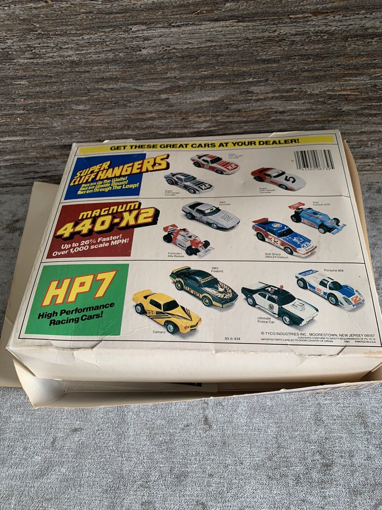 1983 TYCO SUPER CLIFF HANGERS LOOP TRACK SET WITH ORIGINAL BOX