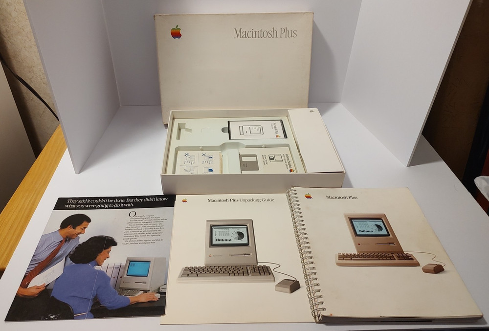 Macintosh Plus User Guide & Macintosh Reference System 7
