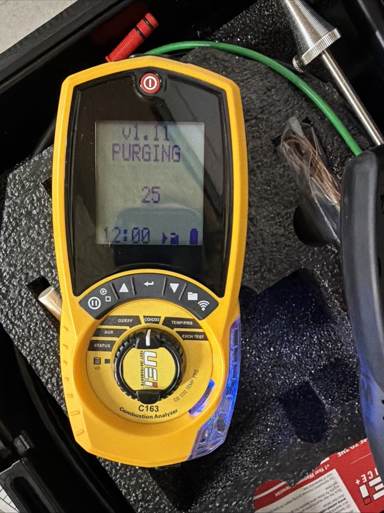 UEI C163 COMBUSTION ANALYZER IN CASE