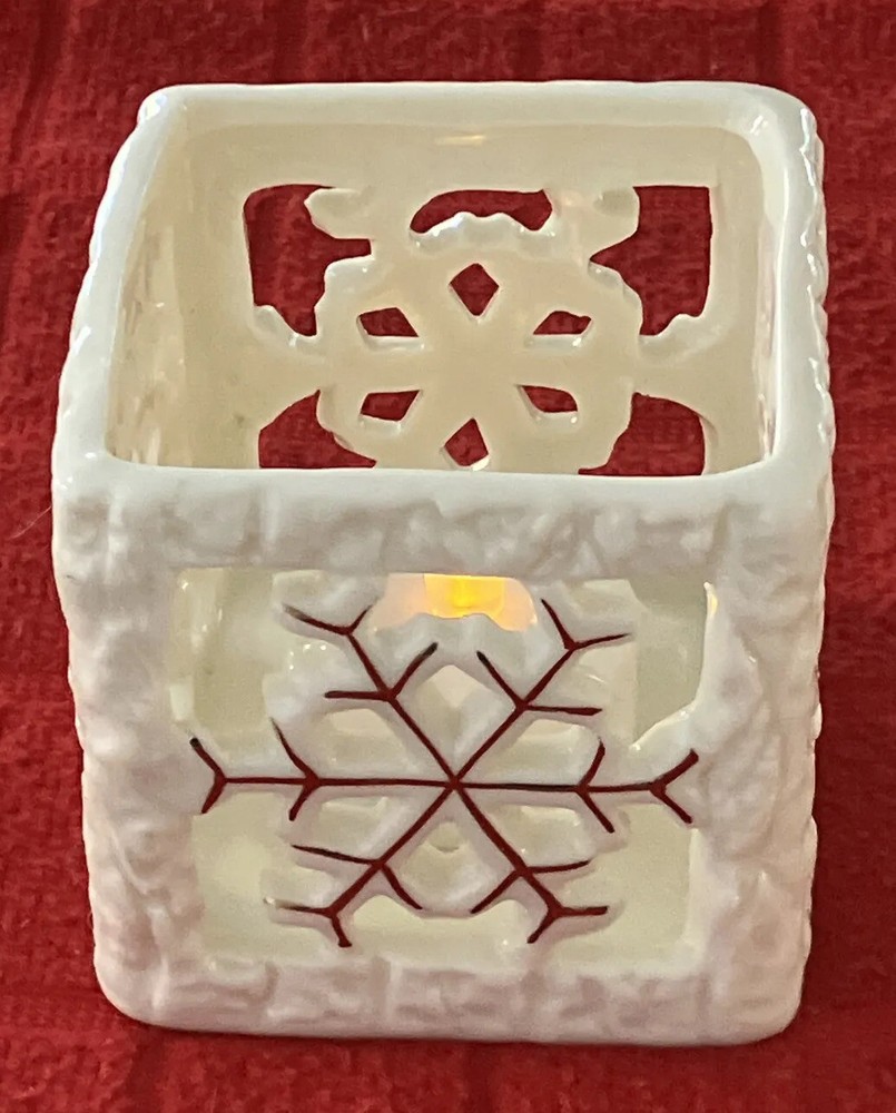 “SNOWFLAKE” ADORNED CERAMIC TEA LIGHT CANDLE HOLDER