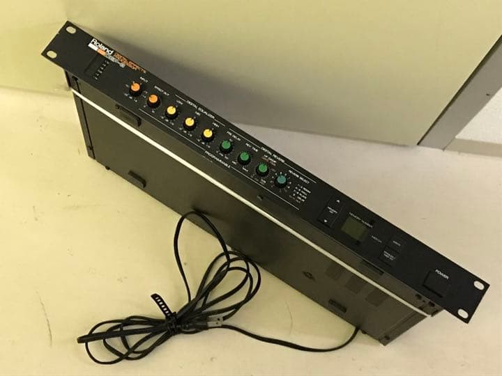 Roland DEP-3 Digital Multi Reverb Effect Processor Rack Unit