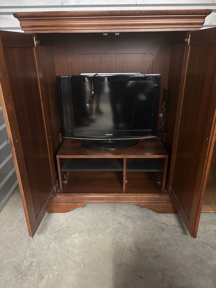 TV & Cabinet