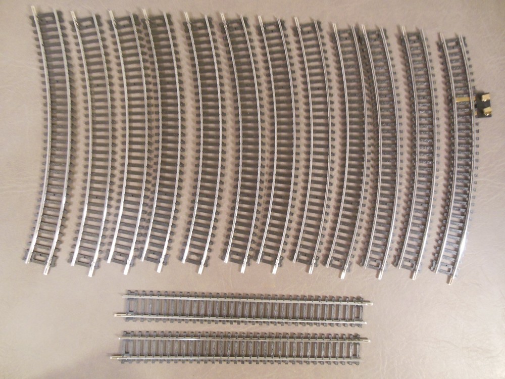 HO Model Power 1047 Silver Cloud Train Set