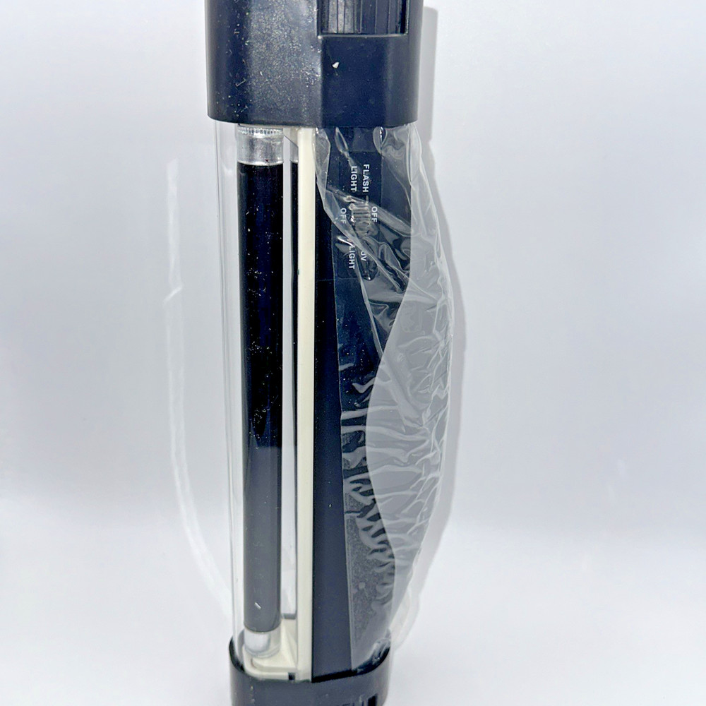 So Phresh Cat Stain Detector – 2-in-1 UV Light & Flashlight