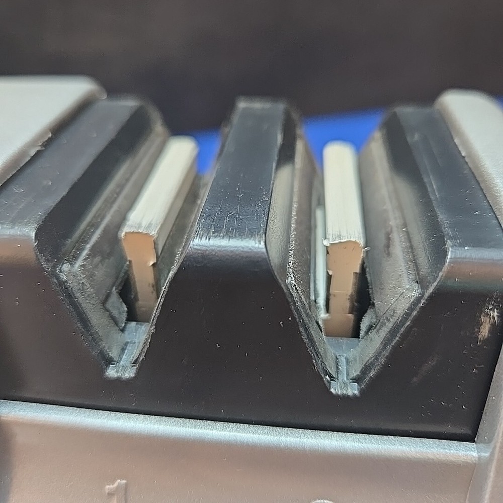 CHEFS CHOICE Model 300 Diamond Hone Knife Sharpener