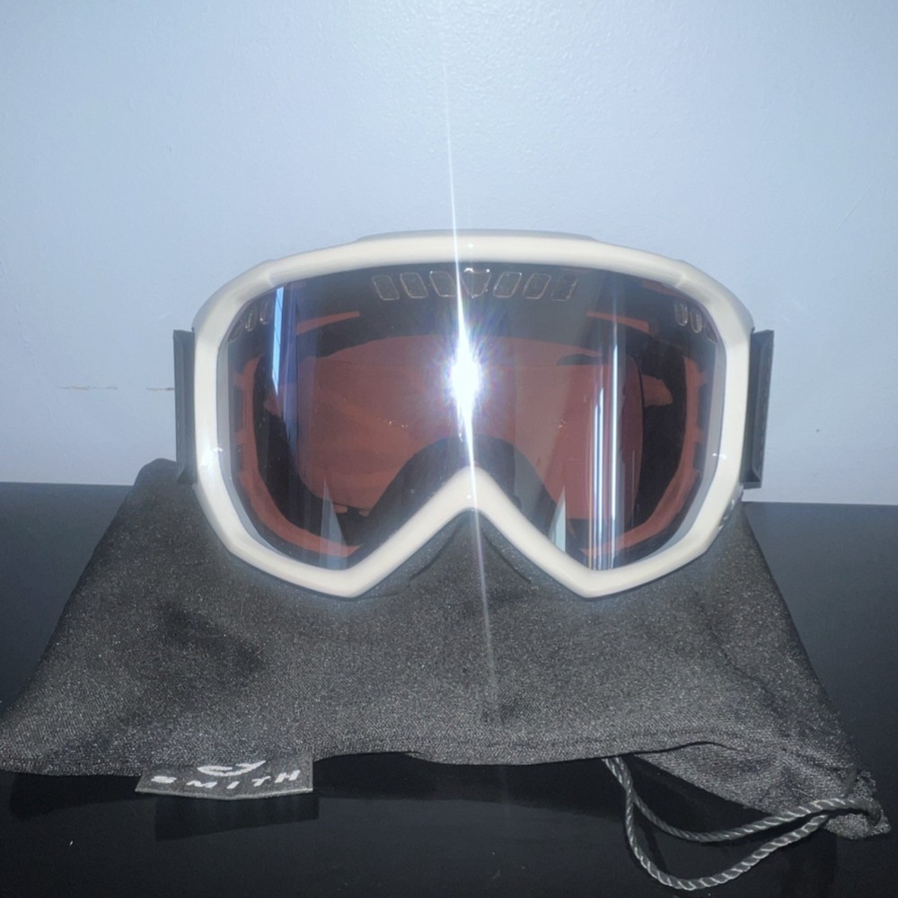 Smith White Adjustable Ski Goggles Tinted Red Lens for Skiing Snowboarding