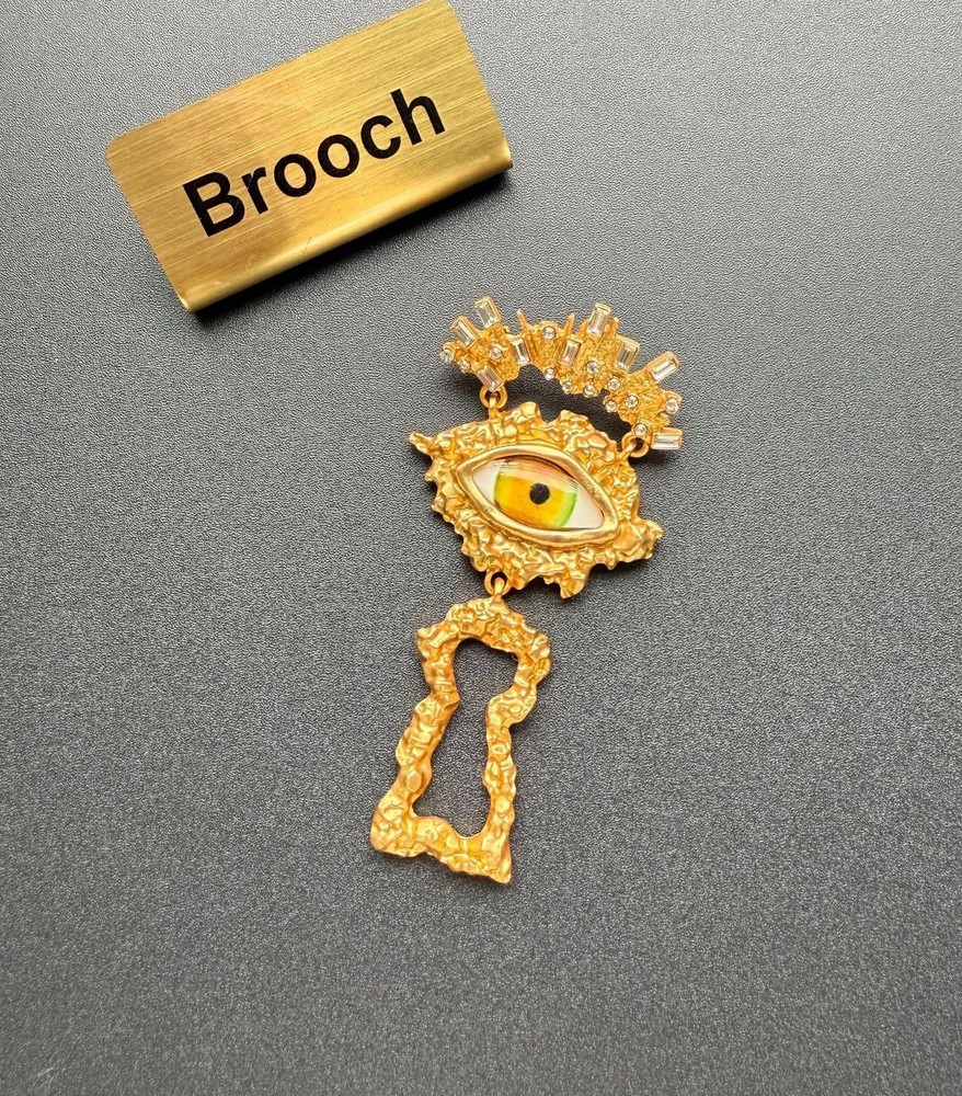 Schiaparelli devil's eye Retro Keyhole Brooch WITH BOX