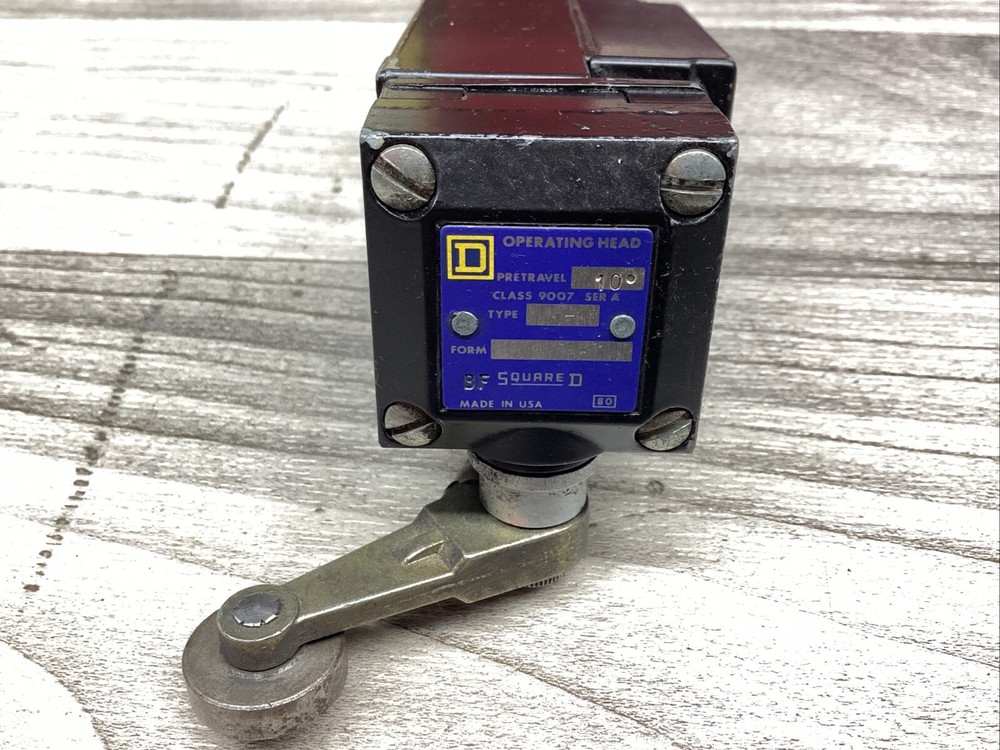 Square D AEQ2699 Limit Switch Class 9007 Series #807F320