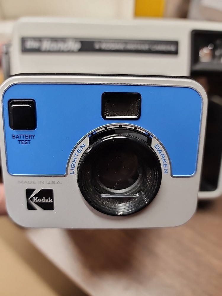 Vintage Kodak " The Handle " Instant Camera NEEDS BATTERY Package DAMAGE