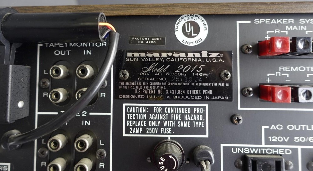 MARANTZ Stereophonic Receiver Model 2015 Powers On/Components Untested