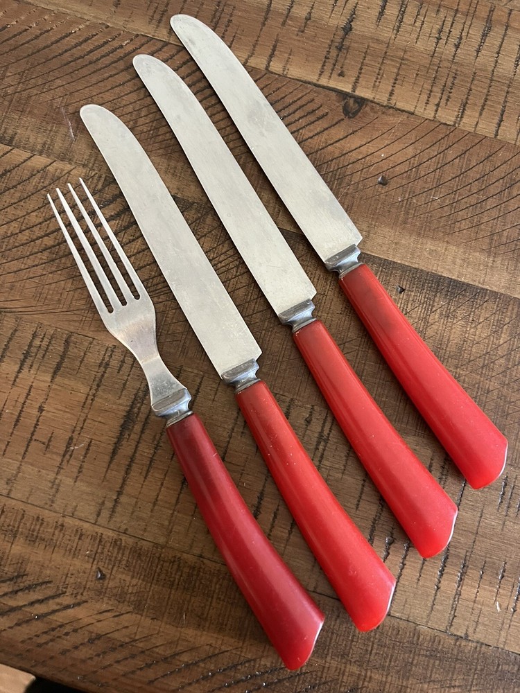 Vintage Red Valley Forge Dinner Knives & Fork Flatware Bakelite?