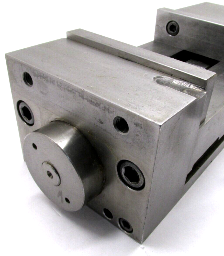 KURT 6" PULL-TYPE II CNC MACHINE VISE w/ JAWS & HANDLE - #PT600