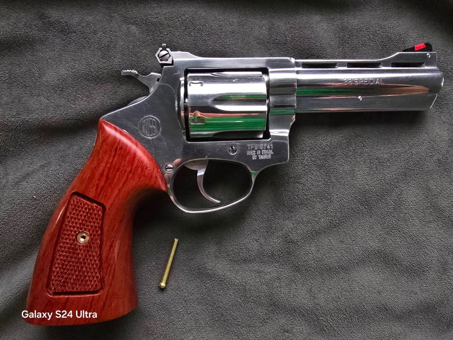 Rossi fit both Round / Square butt grips 67 68 69 71 351 511 515 518 720 971 972